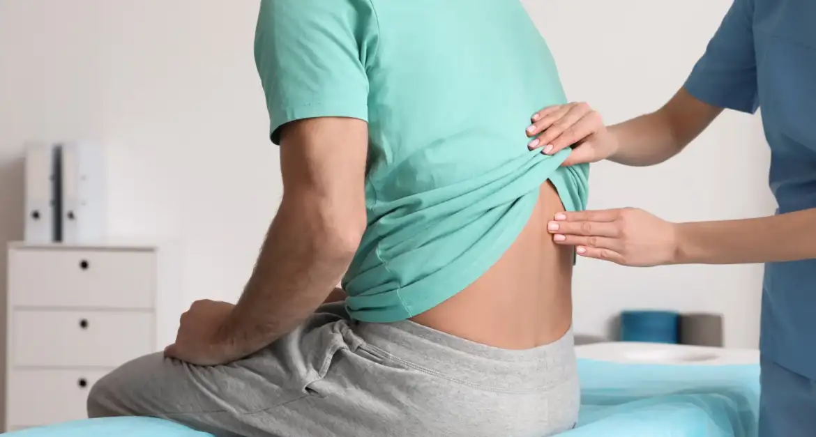 How Spinal Decompression Therapy Treats Severe Sciatica and Disc Herniations
